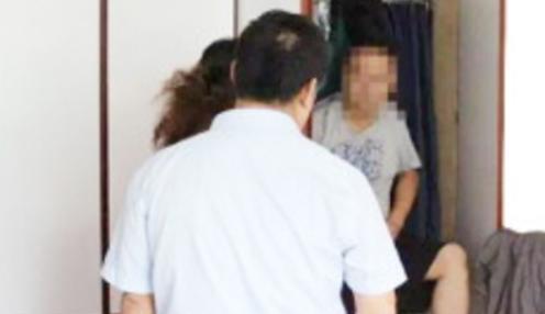 纪实:安徽一女子与丈夫上司在家中幽会,被丈夫抓包,两败俱伤