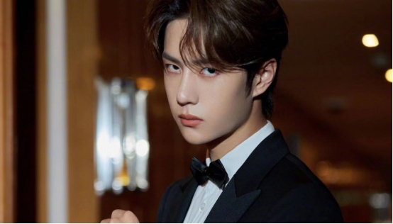 王一博|王一博身上的反差萌,非常吸引人,面无表情到甜甜地笑只需一秒