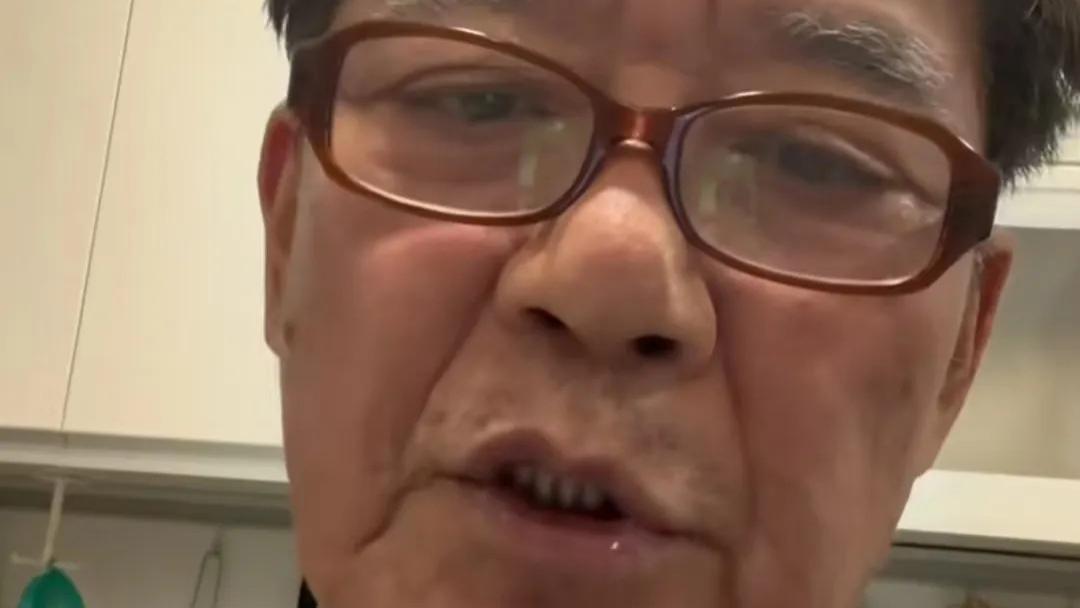 李立群|演员李立群指责妻子太懒：饿肚子不给我做饭，怀念上海的外卖和饭馆