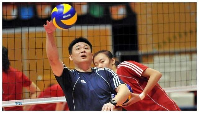龚翔宇|远古战术再现！中国女排或用“二副主”站位，龚翔宇假主攻真接应