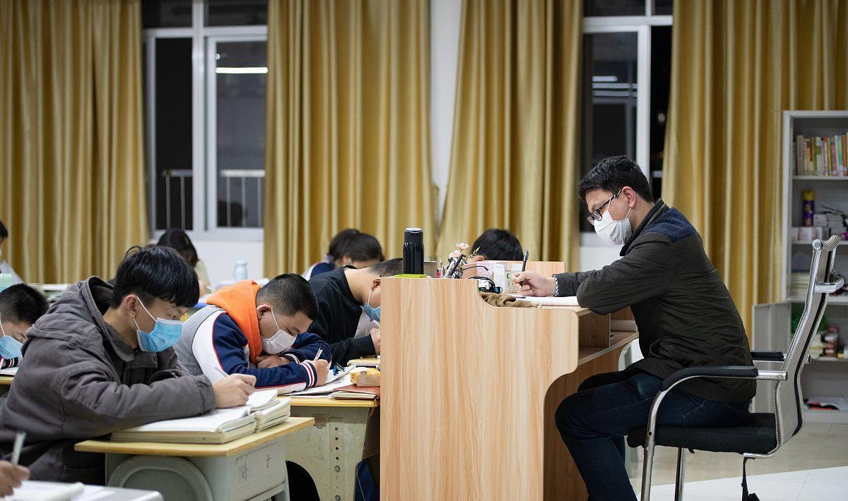 湖南株洲一地发布复课通知，学生终于重返校园，家长迎来轻松