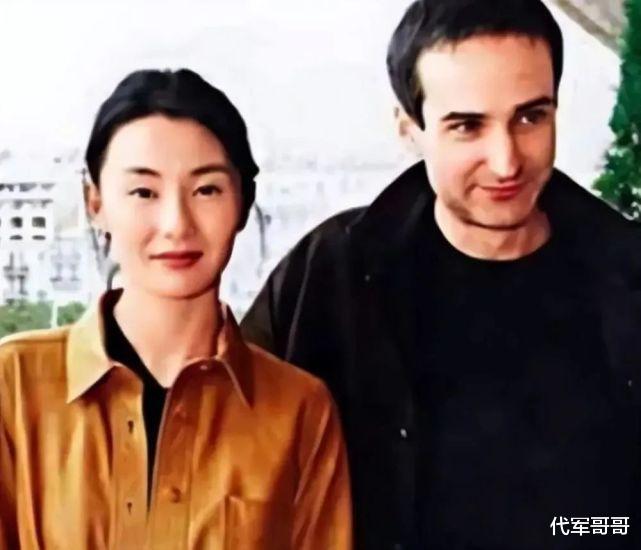 张曼玉|58岁张曼玉近况曝光，离婚后退出演艺圈，如今孤身一人依然性感妩媚