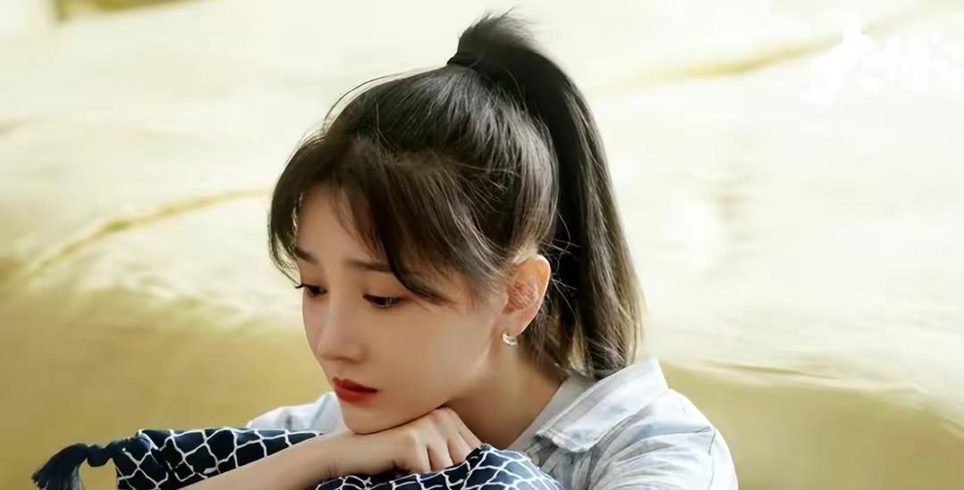 元英|《卿卿日常》女演员们现代装对比，元英惊艳，上官婧帅气