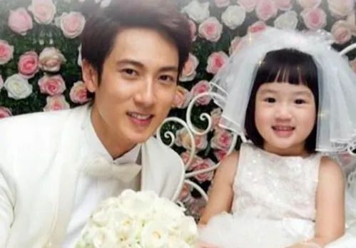 吴欣怡|吴尊女儿长大了，11岁NeiNei脱离可爱风，长腿美少女青春有朝气