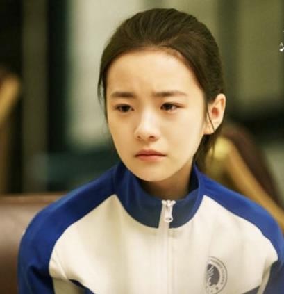 李庚希|背景强大的李庚希，依仗父亲搭上徐静蕾走红，后因乱扔烟头人设崩塌