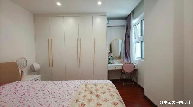 63平新房全屋充满生活气息，做开放式厨房，吧台作为餐桌简约时尚