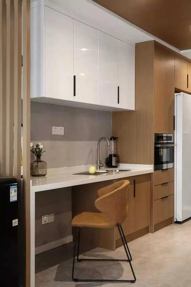 这套只有80多平的小户型真的开挂了,既有中西厨,还塞下了衣帽间