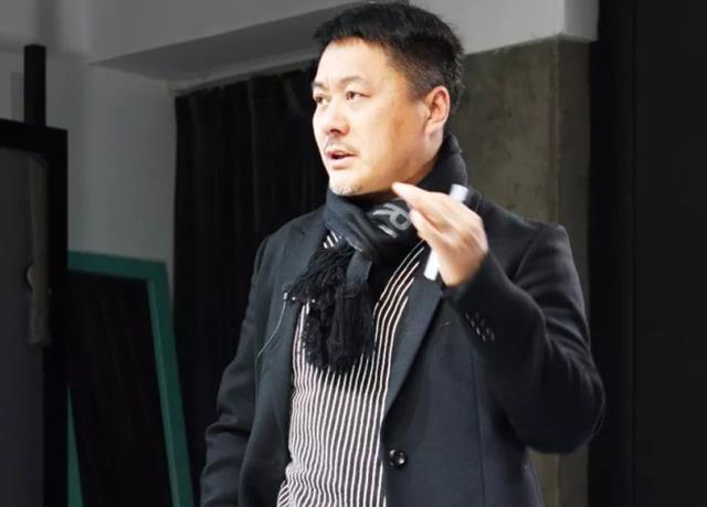 王小骞吐槽132万红砖房,设计师误把自己当艺术家,不尊重委托人