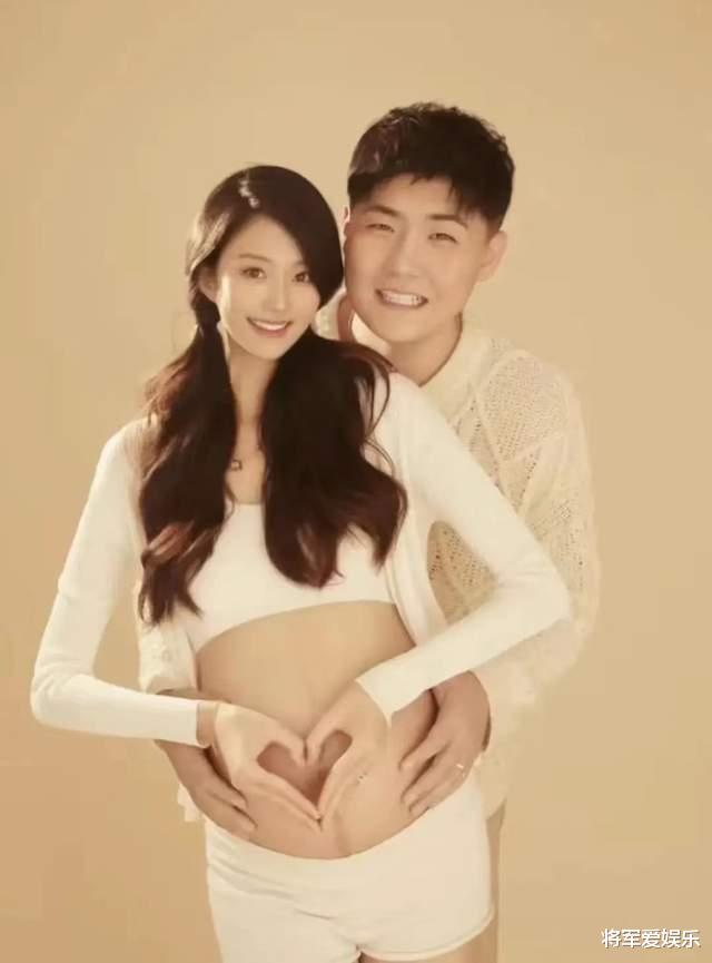 吉他|大明星闫学晶儿媳晒怀孕写真,世风日下何为廉耻?网友:家风不正