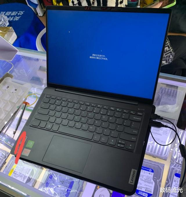 |手机电脑系统都会提醒更新,我们要不要更新呢?很多人都弄错了!