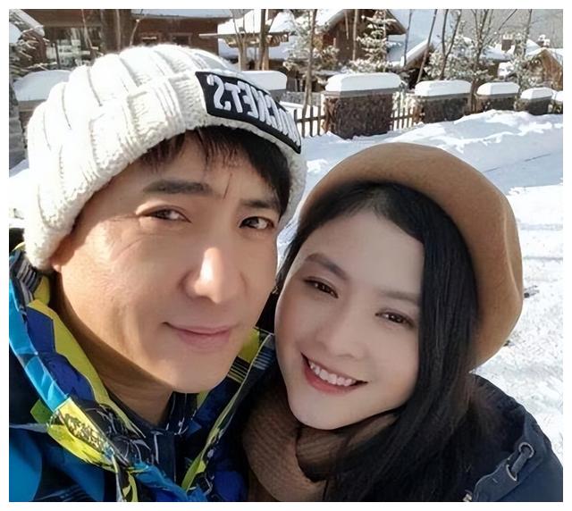 沈腾|被传婚姻生变后，沈腾妻子首露面，身形发福疑似怀上二胎