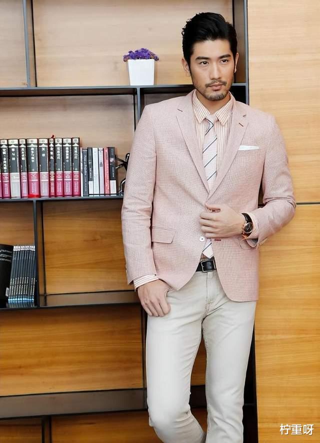 杨幂|心酸!高以翔女友Bella更新动态,发旧照不再提高以翔疑走出悲痛