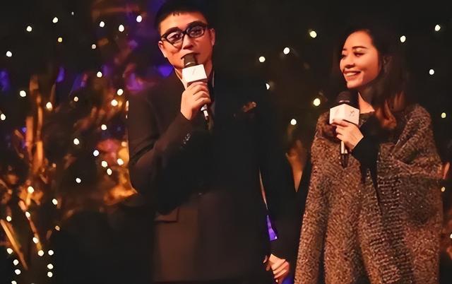 春晚|被冯轲迷得神魂颠倒,终被骗走6亿身家的张靓颖,如今可曾后悔过?