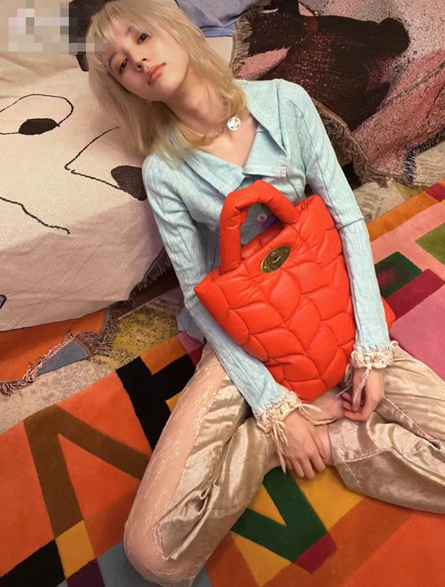 华晨宇|华晨宇绯闻女友不受影响，晒纯欲风美照，被指似非主流评论区沦陷