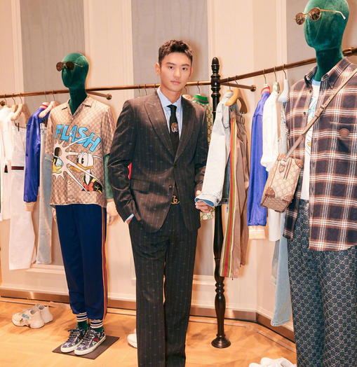 宁泽涛|宁泽涛喜迎新岗位！亮相海南转行到高尔夫，多次拒绝进娱乐圈捞金