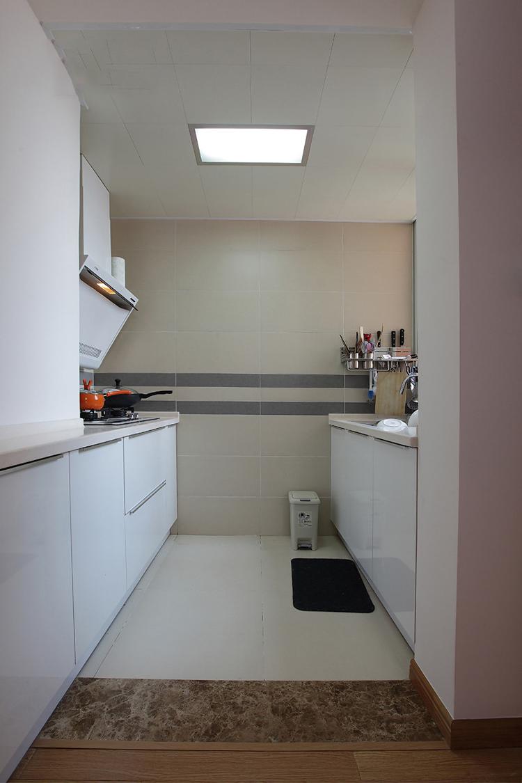 我只是在客厅和阳台间做了一个隔断,就多出两个房间,还不影响采光!