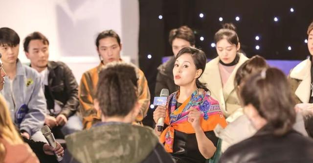 于莉红|于莉红:嫁著名演员丈夫,为奋斗事业错过生孩子,风光背后有缺憾