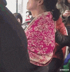 吴京|“嘎子哥”膨胀了？直播扬言投资《战狼3》，现场连线吴京被打脸