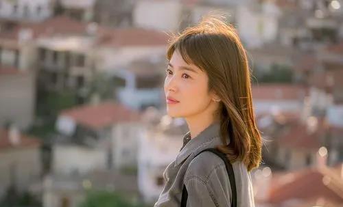 宋慧乔|父母离婚、15岁出道都没放弃,却因恋爱遍体鳞伤,宋慧乔还是输了