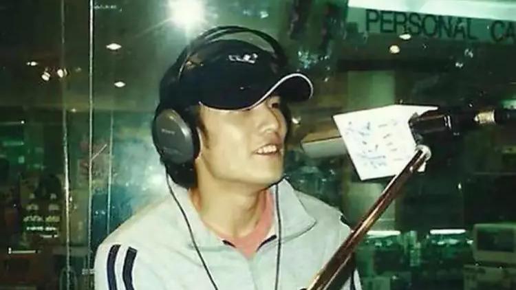 周杰伦|周杰伦的辛酸过往：那年十八母校舞会，站着如喽啰