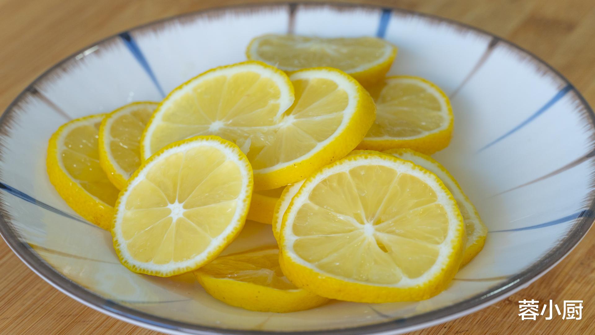 秋日进补要忌嘴,小心伤脾胃!提醒:少吃姜和桂圆,多吃6样才对