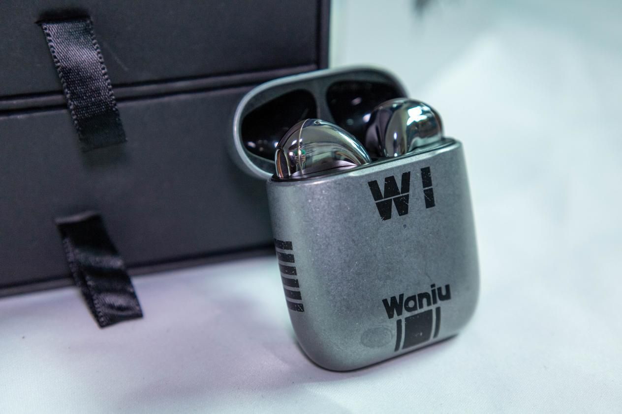 高通骁龙|【开箱评测】哇牛W1战损版:不走寻常路的潮流型号