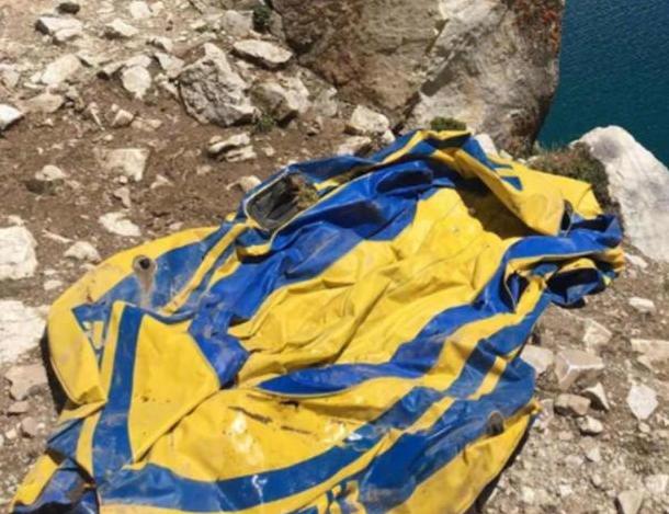 新疆维吾尔自治区|新疆天堂湖留下的垃圾,需要用直升机来进行清运