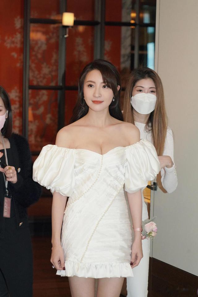 林夏薇|香港TVB演员林夏薇露丰满事业线大秀好身材