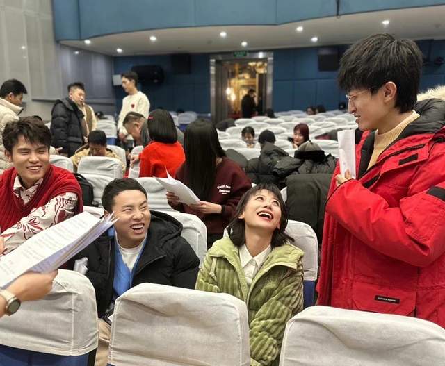 春晚|脱口秀上春晚:是央视想迎合年轻观众,还是脱口秀已成为主流文化