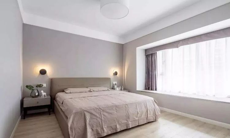 120平四室,L型隔断墙,将横厅分开,同时还有了电视墙