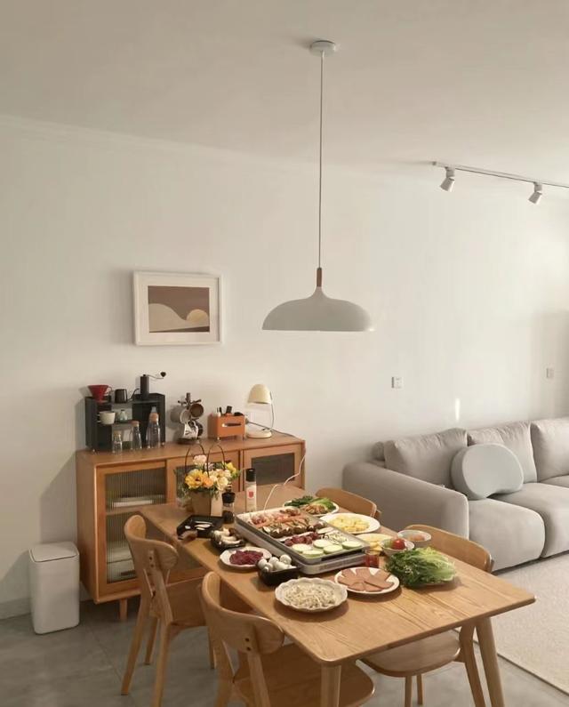 90后夫妇拒绝“过度装修”,爸妈说像出租房,却收获上万网友关注