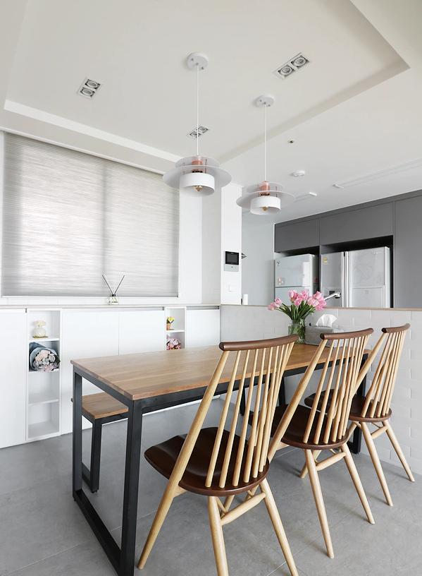 我想有个温暖的家,不求富贵、房子多大,像这家这样简单幸福就好