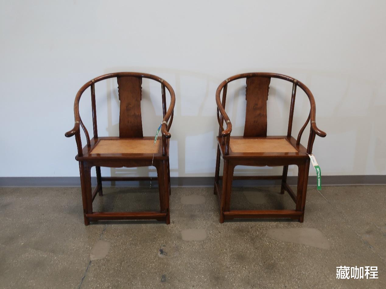 |托角牙子连做，黄花梨圈椅独板靠背不开光