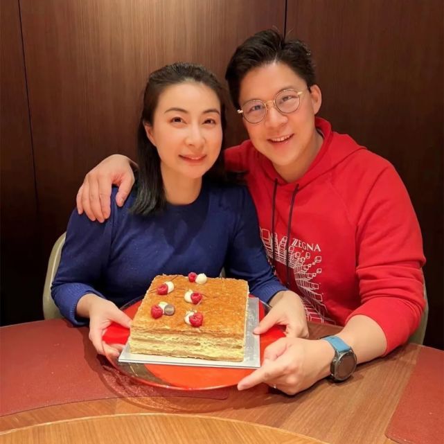 大S|买衣服从不看价格,千元以下的鞋都是便宜货,大S的奢侈何止于此