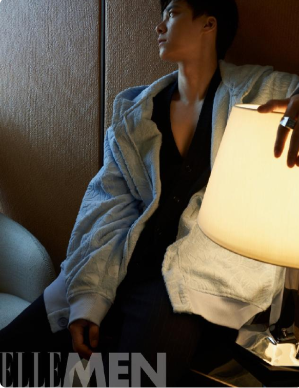 何穗|李易峰四月双封大片:阅读荷尔蒙,不再等待