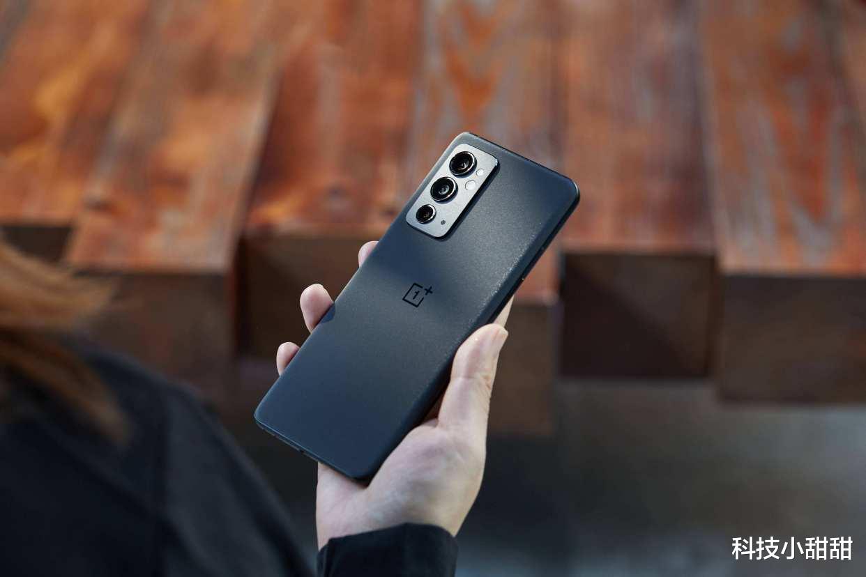 官宣|12GB+三星E4屏的中端旗舰，现在价格降至2599元，一加这次很给力