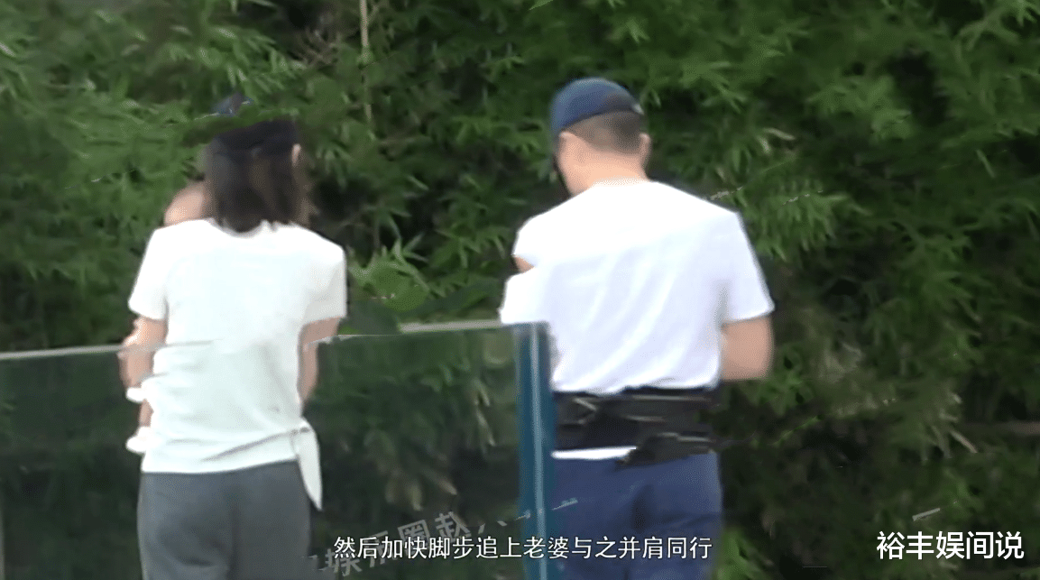 李亚鹏 李亚鹏一家三口现身街头！轮流抱娃好温馨，产后半年迅速瘦身