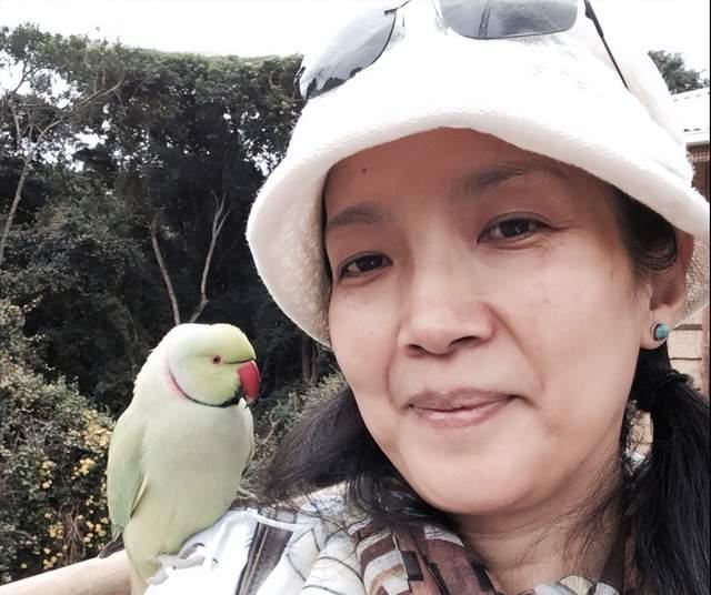 孙海英吹口哨庆祝美国独立日,本人社交账号被封很久,生活很惬意