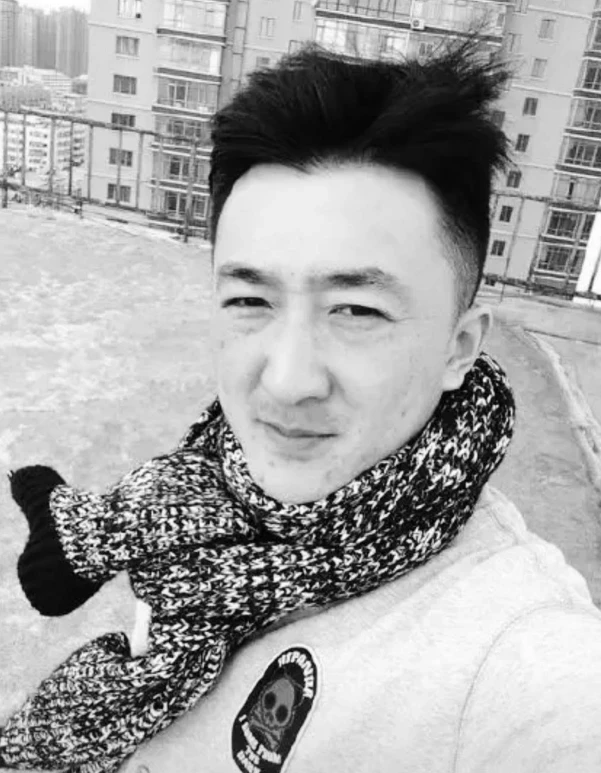 心肌梗塞|41岁演员刘伯勋心梗离世,与妻子丁怡菲甜蜜照曝光,私下超幸福