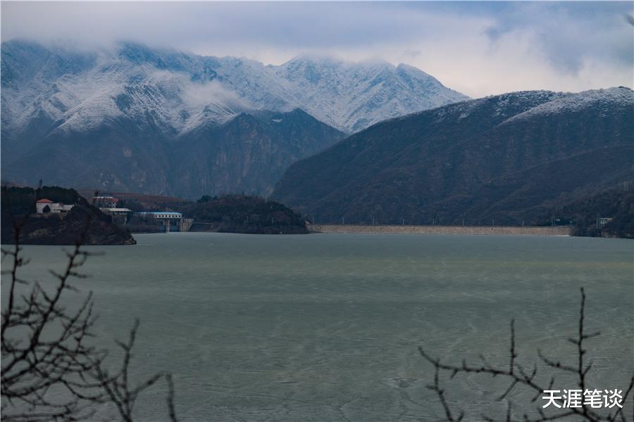 火车|开往春天的火车没那么美，居庸叠翠山色秀，昌赤路上观雪花