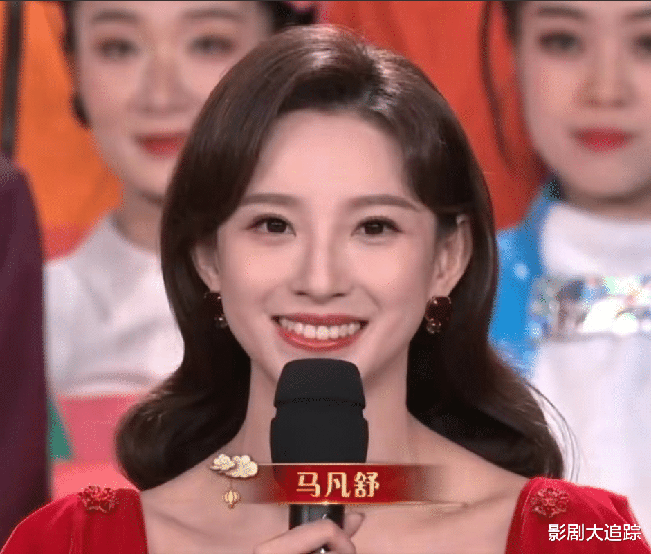 央视|央视美女马凡舒晒生活照,健身照秀大长腿,上万手机挂金墩墩慕了