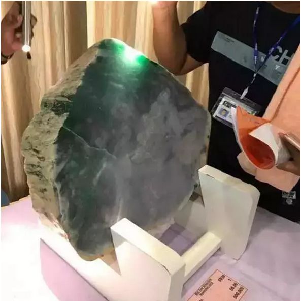 星月菩提|翡翠原石的开采现场,天价石头就是这样挖出!