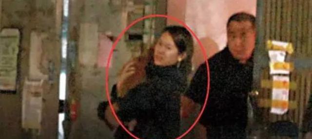 柯以柔|“落跑新娘”柯以柔：那些年的青春与情爱，终究还是错付了