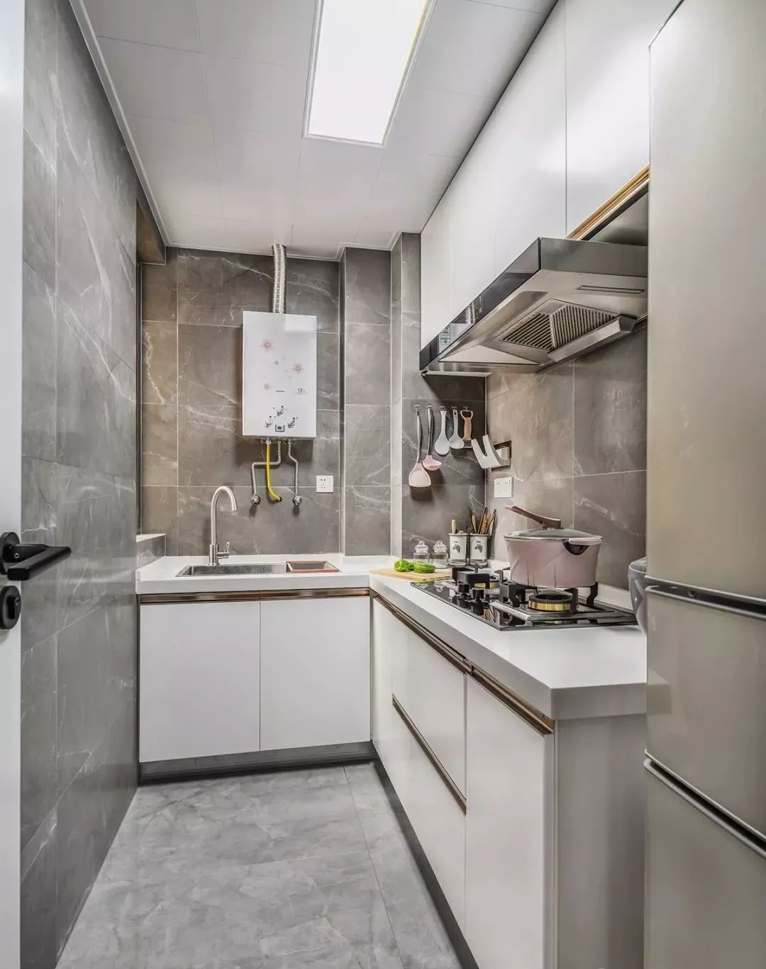 68平的现代轻奢风小户型二居室,喜欢灰色调的设计