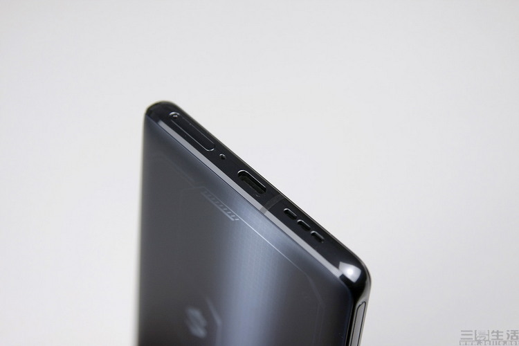 黑鲨5|黑鲨5系列首发评测:要极致游戏,也要享受生活