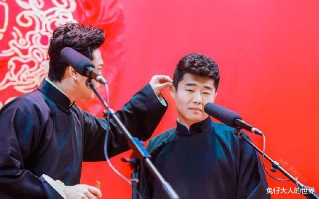 关晓彤|秦霄贤剧透相声春晚节目，周九良言简意赅帮描述，回答的无懈可击