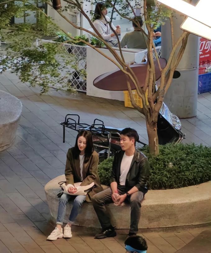 迪丽热巴|《公诉精英》新路透,迪丽热巴双腿纤细,与佟大为同框对比明显