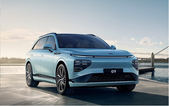 00后|００后整顿职场，年轻人的内卷及躺平和解了？