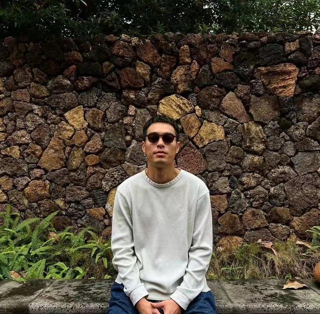 杨祐宁|41岁全能演员杨祐宁的家，百万床垫复古家具超级有品味，被圈粉了