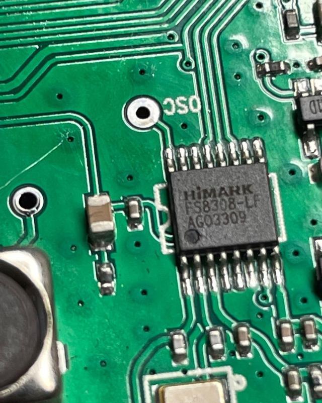 AMD|首曝拆机图，伊顿精英SatellitHD收音机内部做工如何？